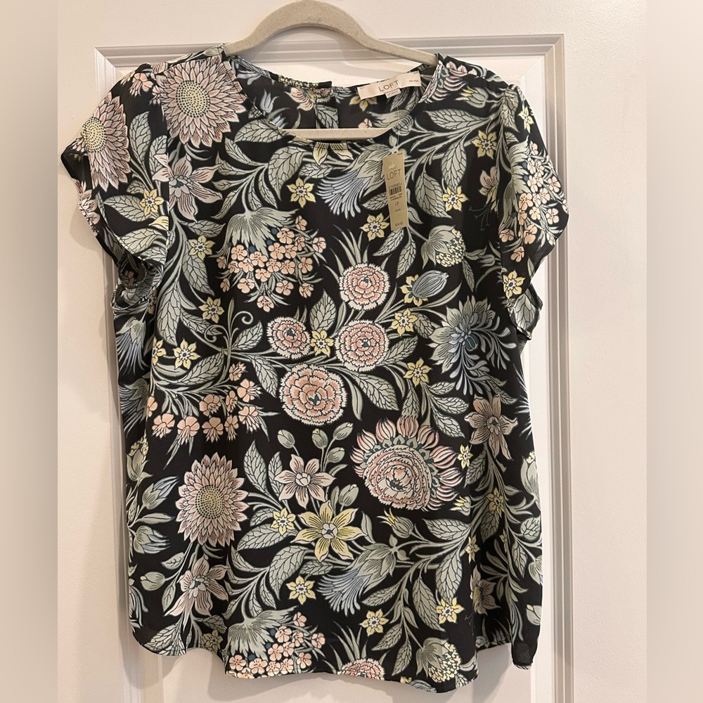 NWT LOFT Dark Gray/Cream Floral Blouse Large Petite